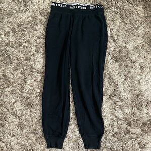 Women’s Hollister Ultra High Rise Black Joggers with Logo Waistband Size Medium